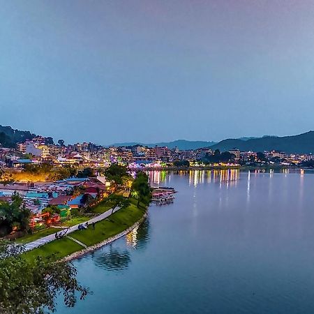Hotel Forest Lake Backpackers' Hostel Pokhara Exterior foto