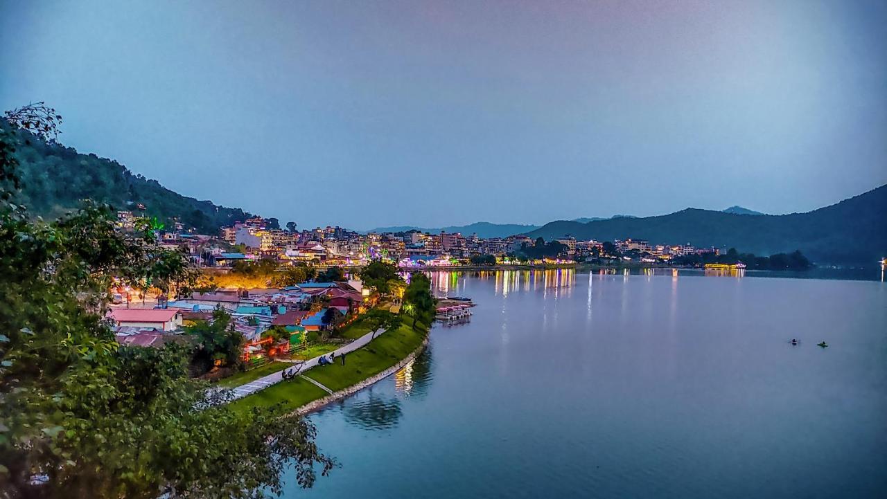 Hotel Forest Lake Backpackers' Hostel Pokhara Exterior foto